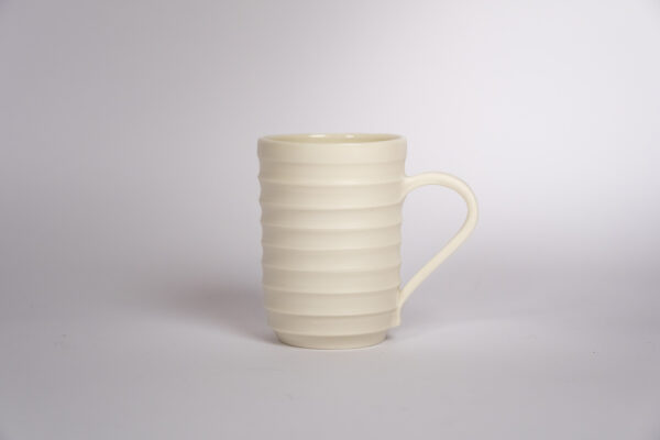 Teetasse mit breiten Rillen zylindrisvh